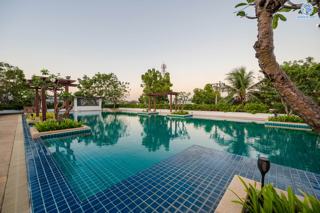 บ้านมือสองตกแต่งใหม่ โครงการ โนเบิลวานา ปิ่นเกล้า1 บ้านเดี่ยวหลังใหญ่ เนื้อที่ 65.6 ตร.ว. พื้นที่ใช้สอย 206.4 ตร.ม. ฟังก์ชัน 3 ห้องนอน 3 ห้องน้ำ 2 ห้องอเนกประสงค์  1 ห้องแม่บ้าน จอดรถได้ 2 คัน บนสุดยอดทำเลเดินทางสะดวก หน้าโครงการติดถนนใหญ่บรมราชชนนี ใกล้ทางคู่ขนานลอยฟ้าบรมราชชนนี ม.มหิดล เซ็นทรัลศาลายา และรายล้อมด้วยสิ่งอำนวยความสะดวกครบ...